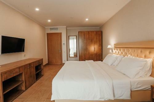Amza Park Hotel