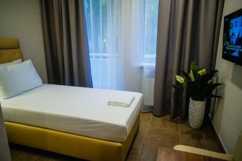 Amza Park Hotel