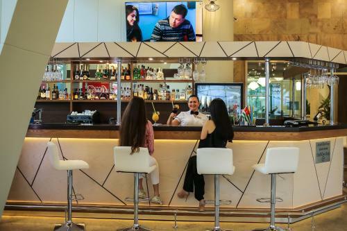 Amza Park Hotel