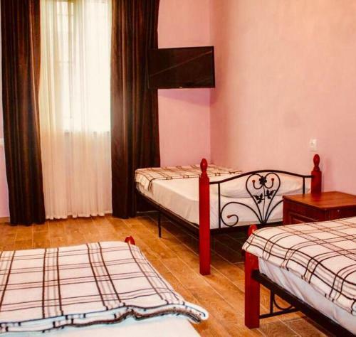 Hostal Anna-saria Guest House