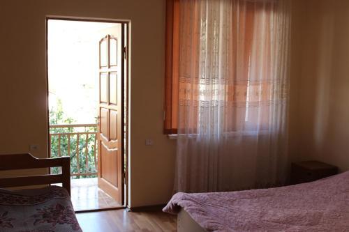 Hostal ?-??????