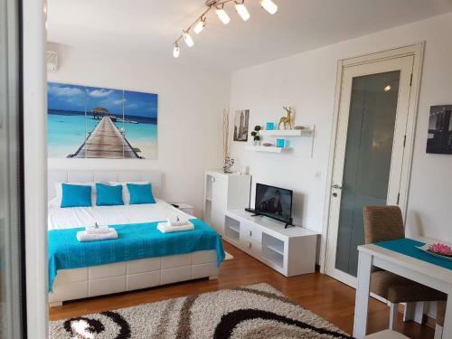 True Blue Apartment Belvile
