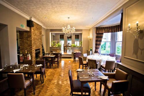 Wards Hotel & Restaurant