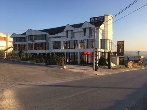 Whitehotel