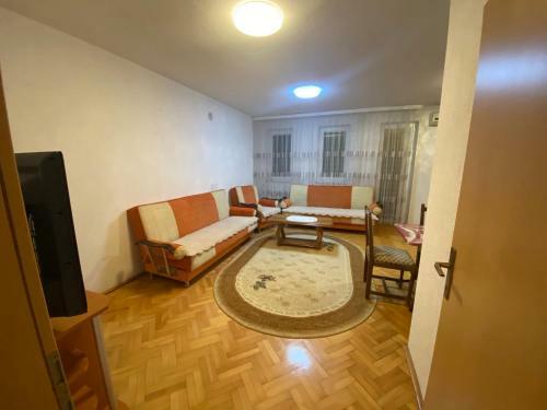 Sunny Hill Apartment Near Royal Mall