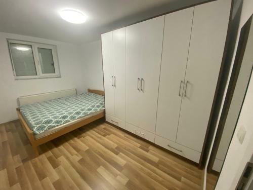 Royal Apartment Near Royal Mall