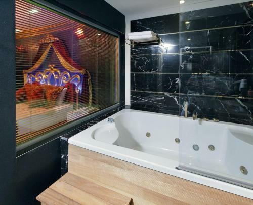 Camelot Boutique Hotel