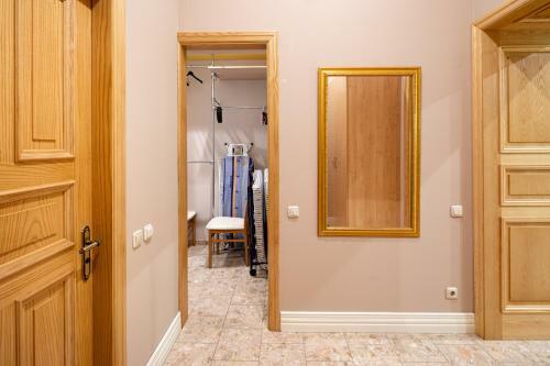 Old Riga 2 Bedroom Vecpilsetas Street Apartment