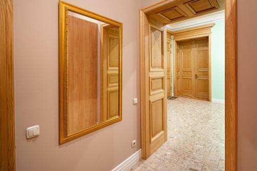 Old Riga 2 Bedroom Vecpilsetas Street Apartment