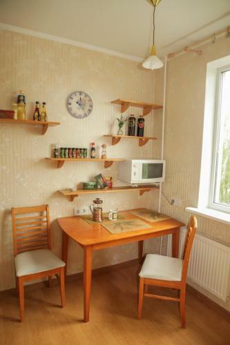 Green Cozy Apartment