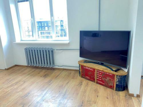 Brivibas Yard Apartment With Parking In City Center