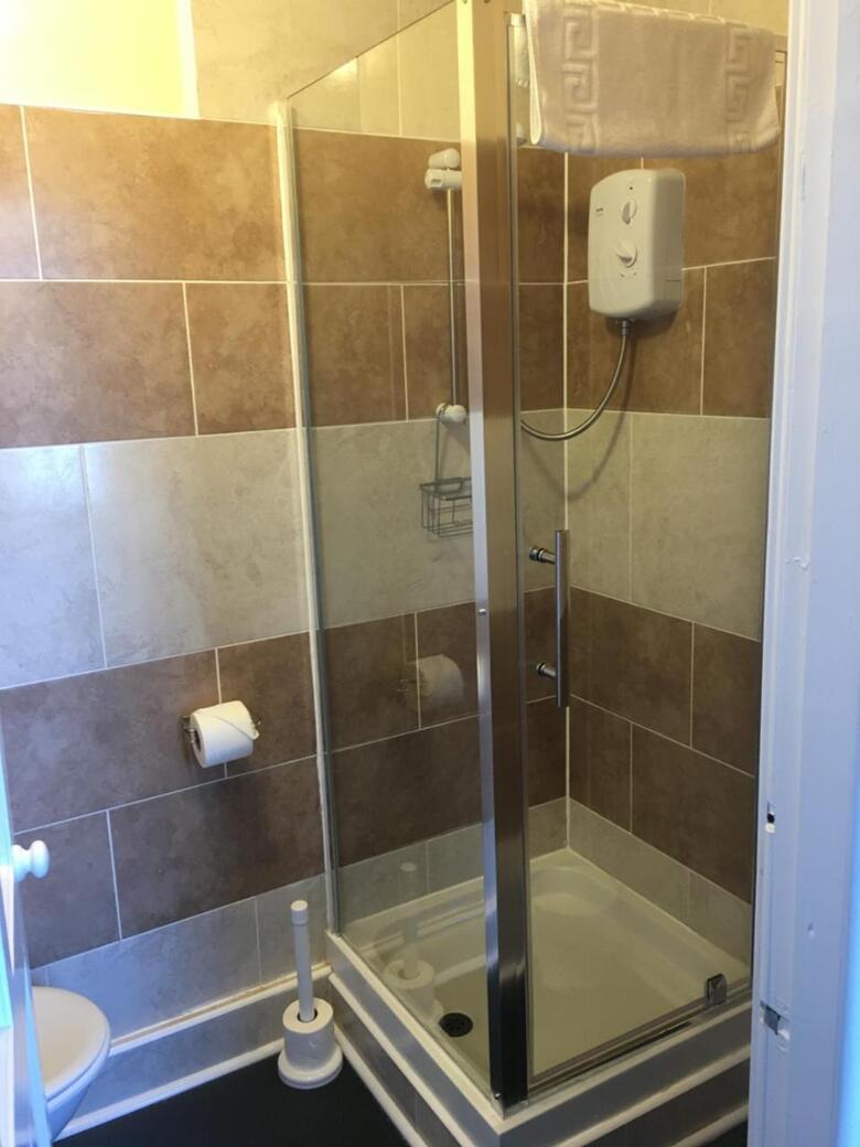 Hostal Glenheath Hotel