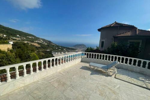 Alanya Bektas Seaview 3+1 For Rent Villa