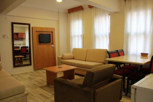 Luxor Apartments