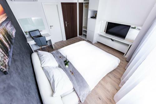 Bed & Breakfast More Than Hotel & Accommodation