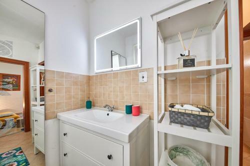 Pineapple Apartment