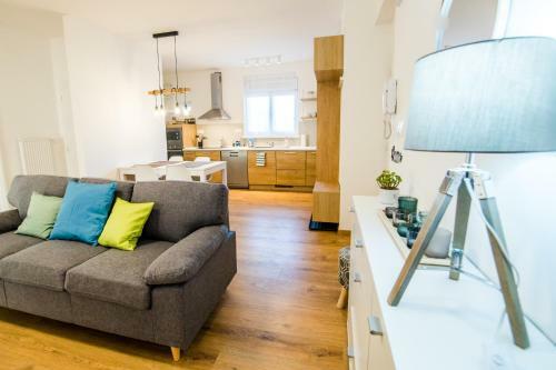 Comfort City Center Apartment By Kovee