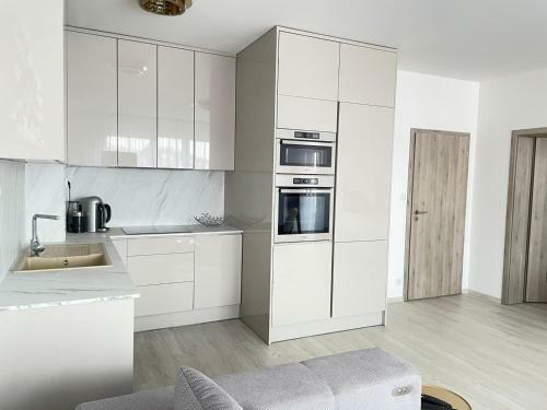New Luxury City Centre Apartment With Panoramic View, Free Parking