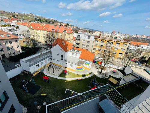 New Luxury City Centre Apartment With Panoramic View, Free Parking