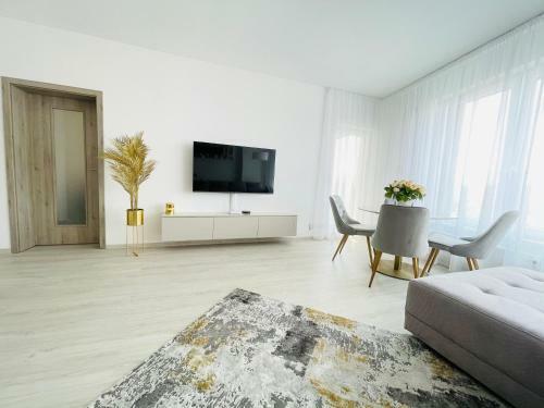 New Luxury City Centre Apartment With Panoramic View, Free Parking