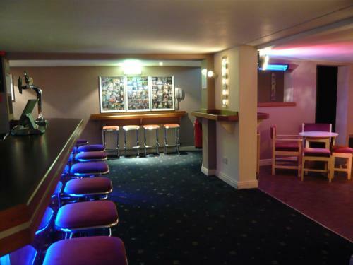 Dutchman Hotel
