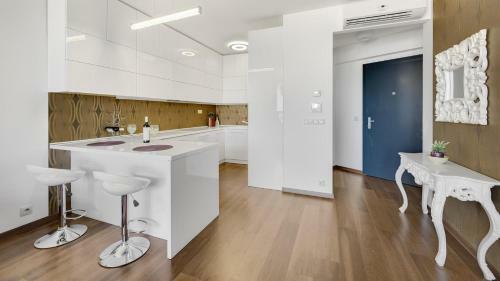 Apartamento Panorama - Sunset And Castle View, 22nd Floor, Garage, AC