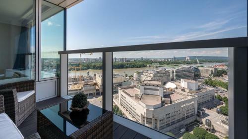 Apartamento Panorama - Sunset And Castle View, 22nd Floor, Garage, AC