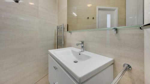 Apartamento Panorama - Sunset And Castle View, 22nd Floor, Garage, AC