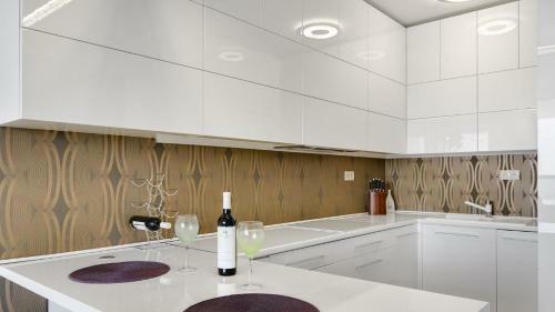 Apartamento Panorama - Sunset And Castle View, 22nd Floor, Garage, AC