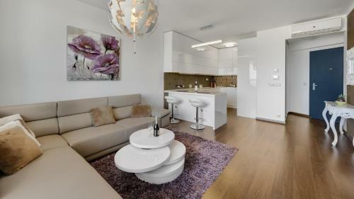 Apartamento Panorama - Sunset And Castle View, 22nd Floor, Garage, AC