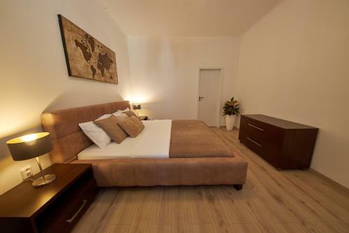 Le Monde Apartment Bratislava - Amazing 5bdr In Downtown