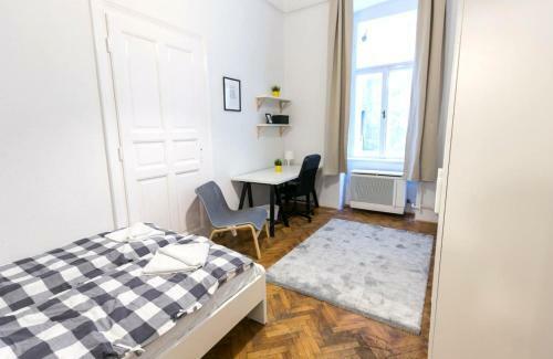 Hostal Cornerstone Visit