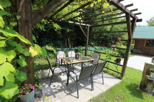 Apartamento Adventure Cottage With Pool And Big Garden
