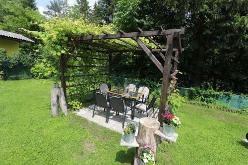 Apartamento Adventure Cottage With Pool And Big Garden