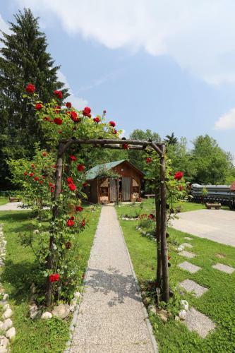 Apartamento Adventure Cottage With Pool And Big Garden