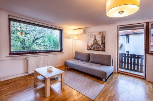 Apartments Skodlar