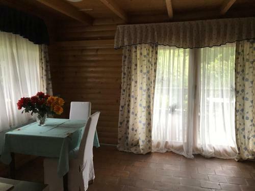 Hostal Wooden Cottage
