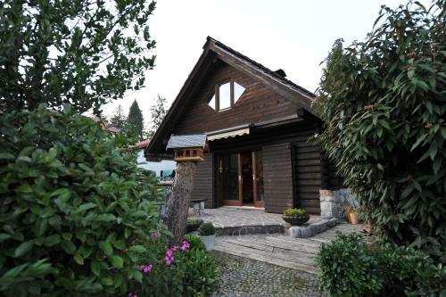Hostal Wooden Cottage