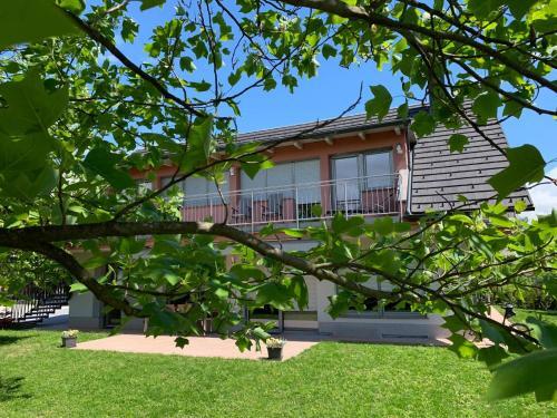 Apartments Apple Garden ****