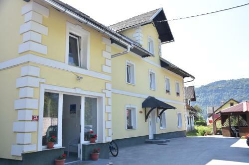 Grom Ribno Apartments