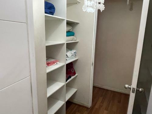 Apartamento Amplio Departamento - Edificio Tranquilo