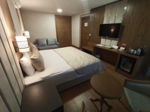 Bah�elievler Hotels