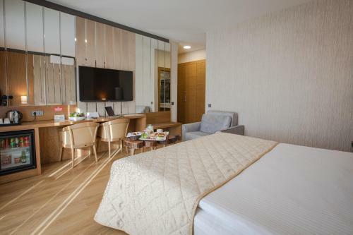 Bah�elievler Hotels