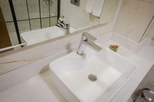 Bah�elievler Hotels