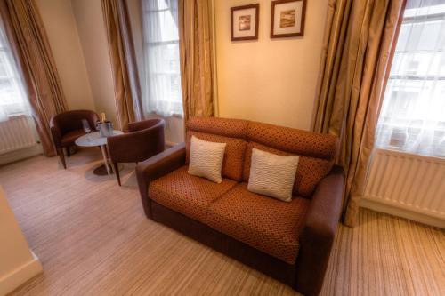 Strangford Arms Hotel
