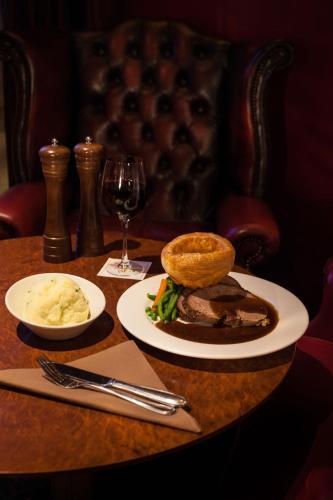 Strangford Arms Hotel