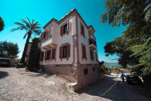 Hotel Cunda Tas Konak Otel