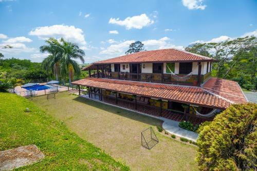 Casa Campestre Heliconia - Piscina Y Jacuzzi