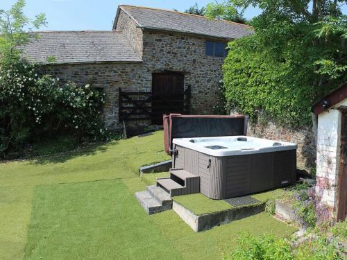 Boundstone Farmhouse