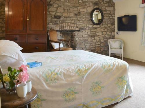 Boundstone Farmhouse